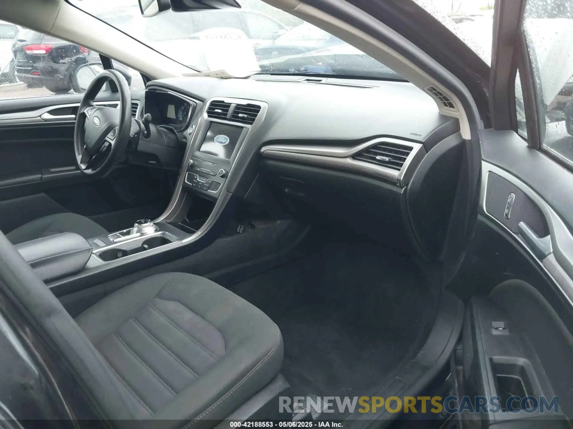 5 fotografías del automóvil dañado 3FA6P0HD4KR249679 FORD FUSION 2019