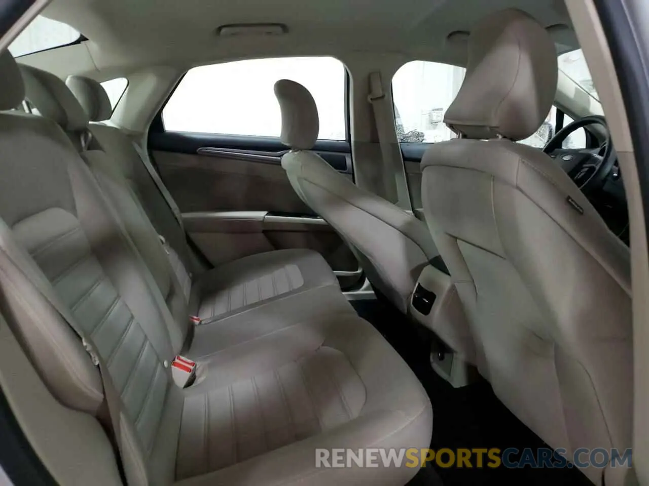 10 fotografías del automóvil dañado 3FA6P0HD4KR258799 FORD FUSION 2019