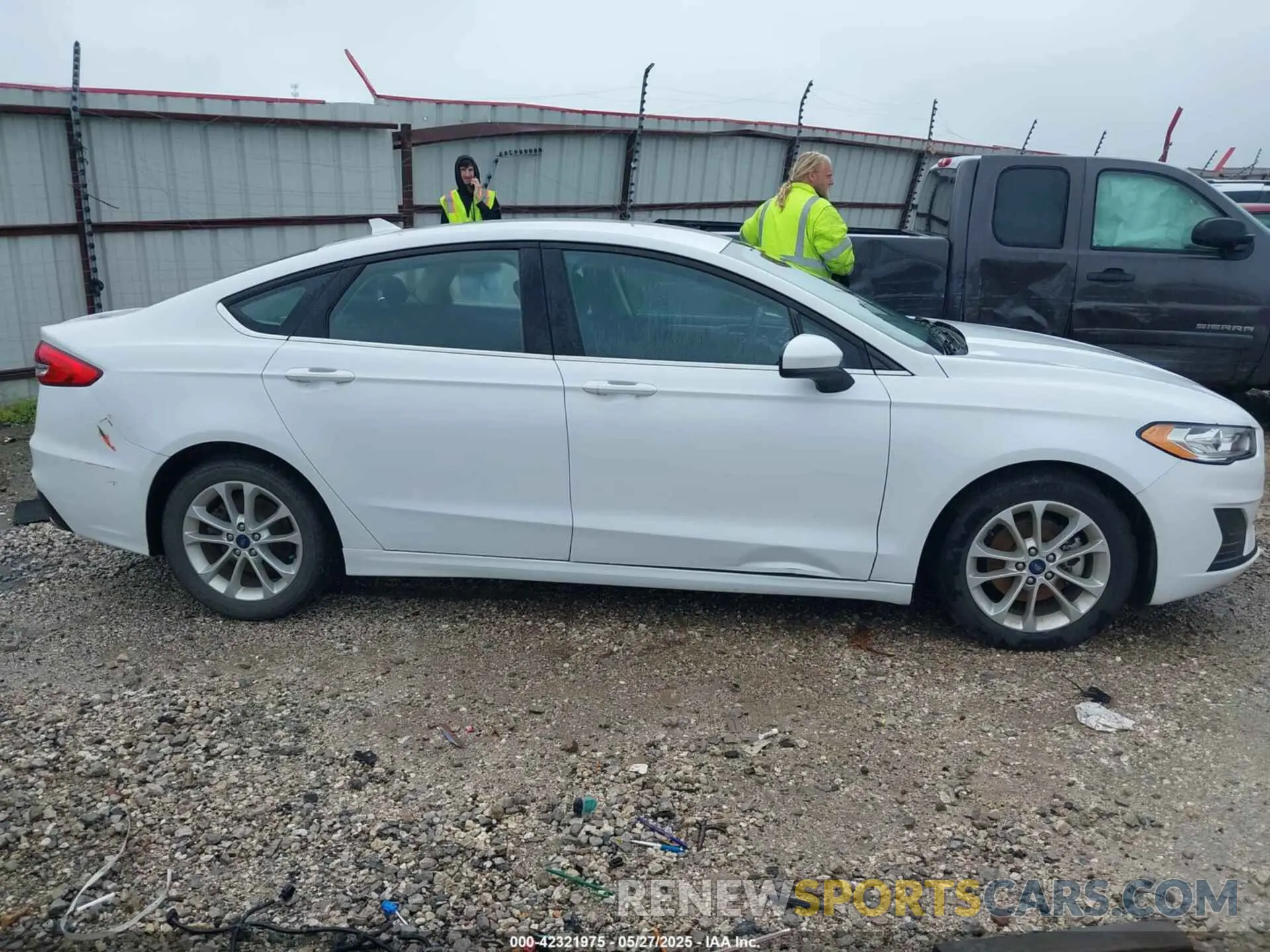 13 fotografías del automóvil dañado 3FA6P0HD5KR127591 FORD FUSION 2019