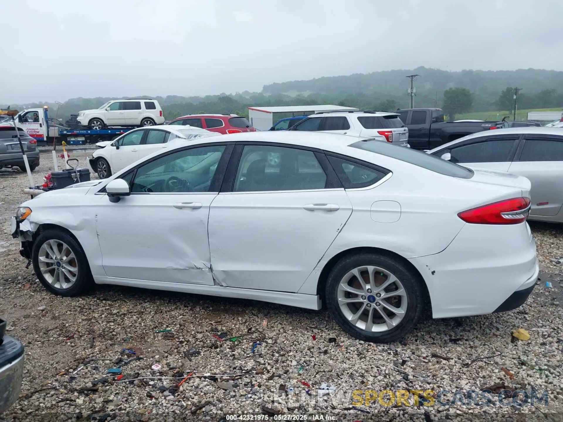 14 fotografías del automóvil dañado 3FA6P0HD5KR127591 FORD FUSION 2019