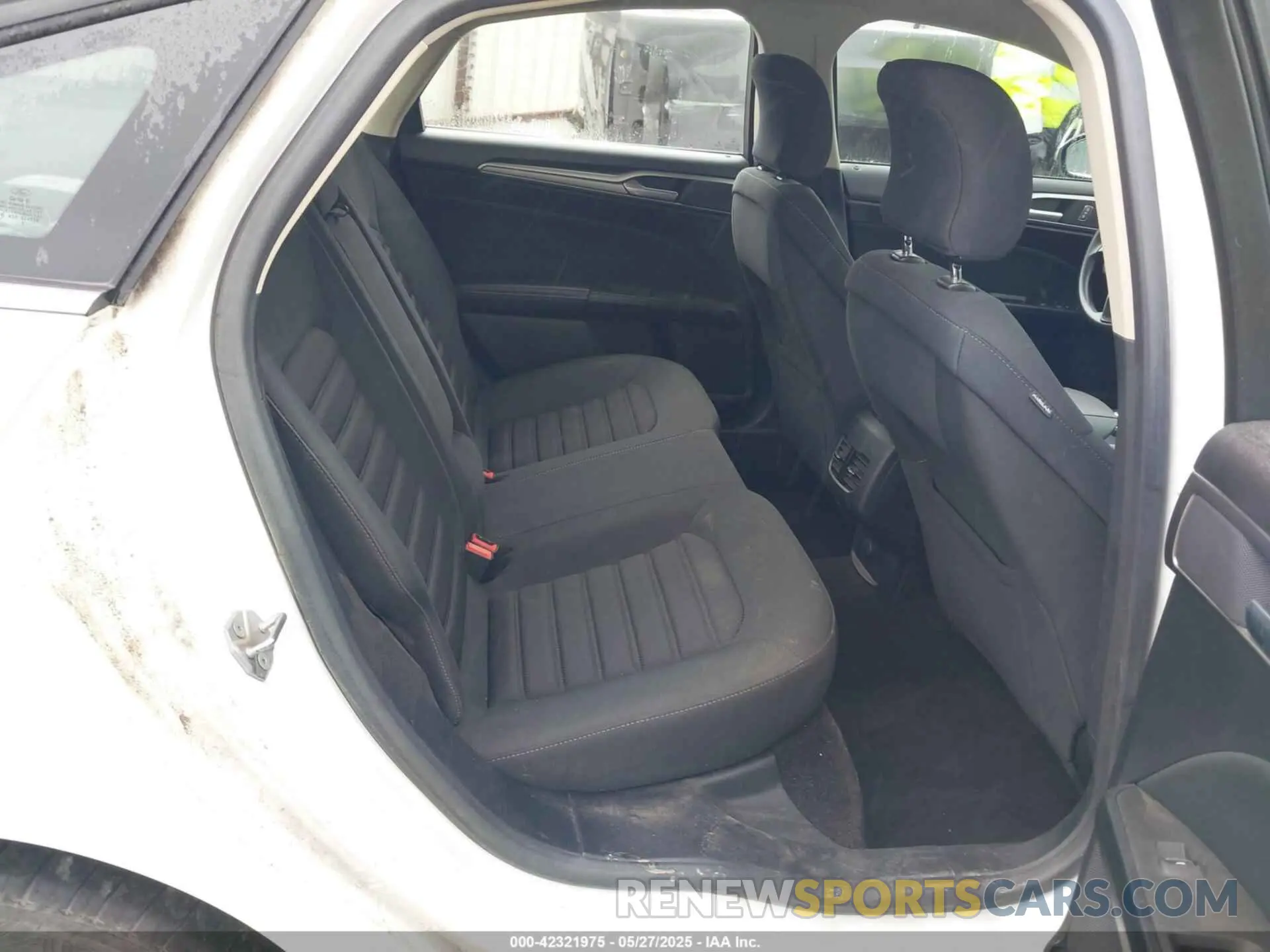 8 fotografías del automóvil dañado 3FA6P0HD5KR127591 FORD FUSION 2019