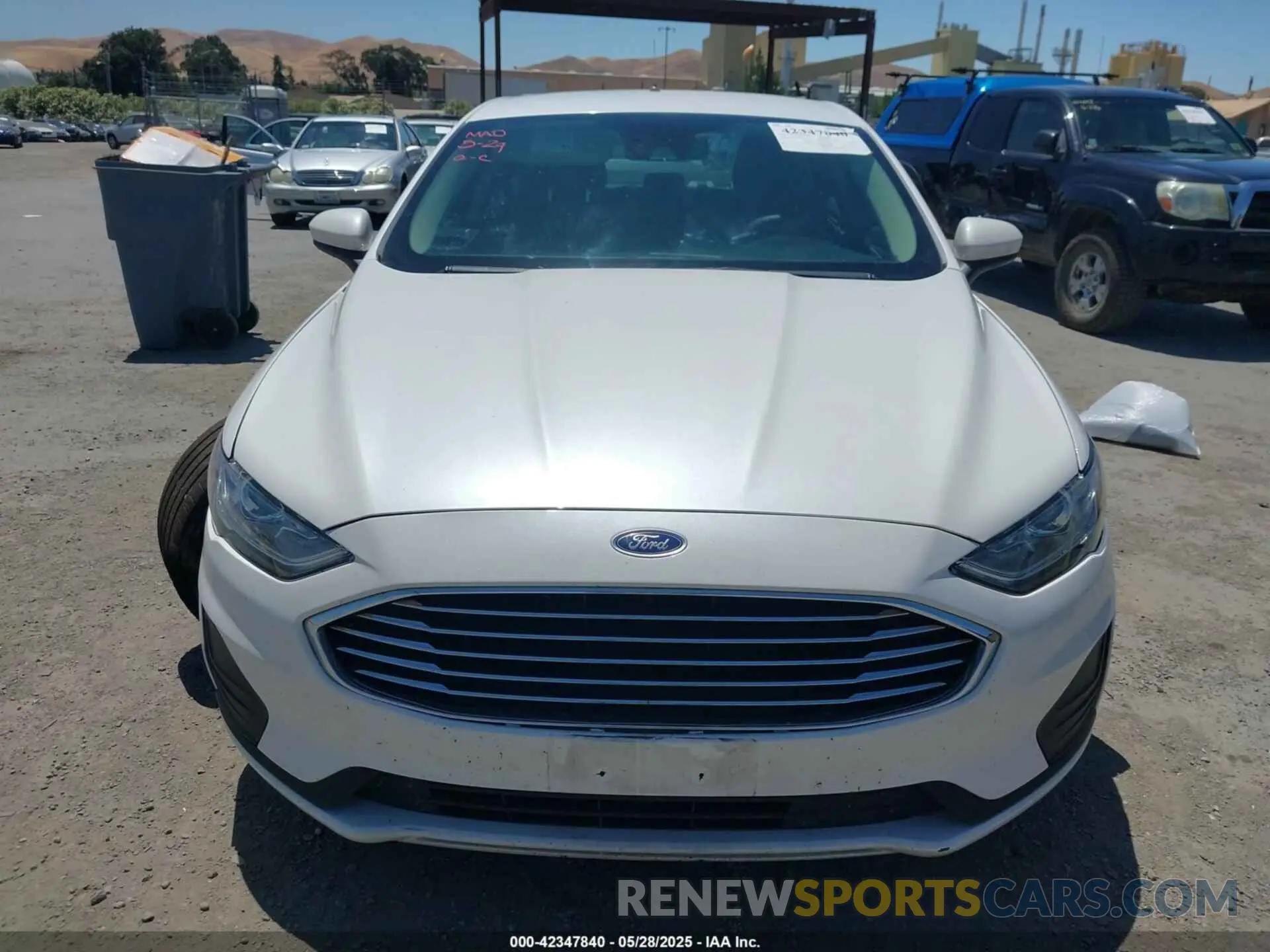 12 fotografías del automóvil dañado 3FA6P0HD5KR179335 FORD FUSION 2019