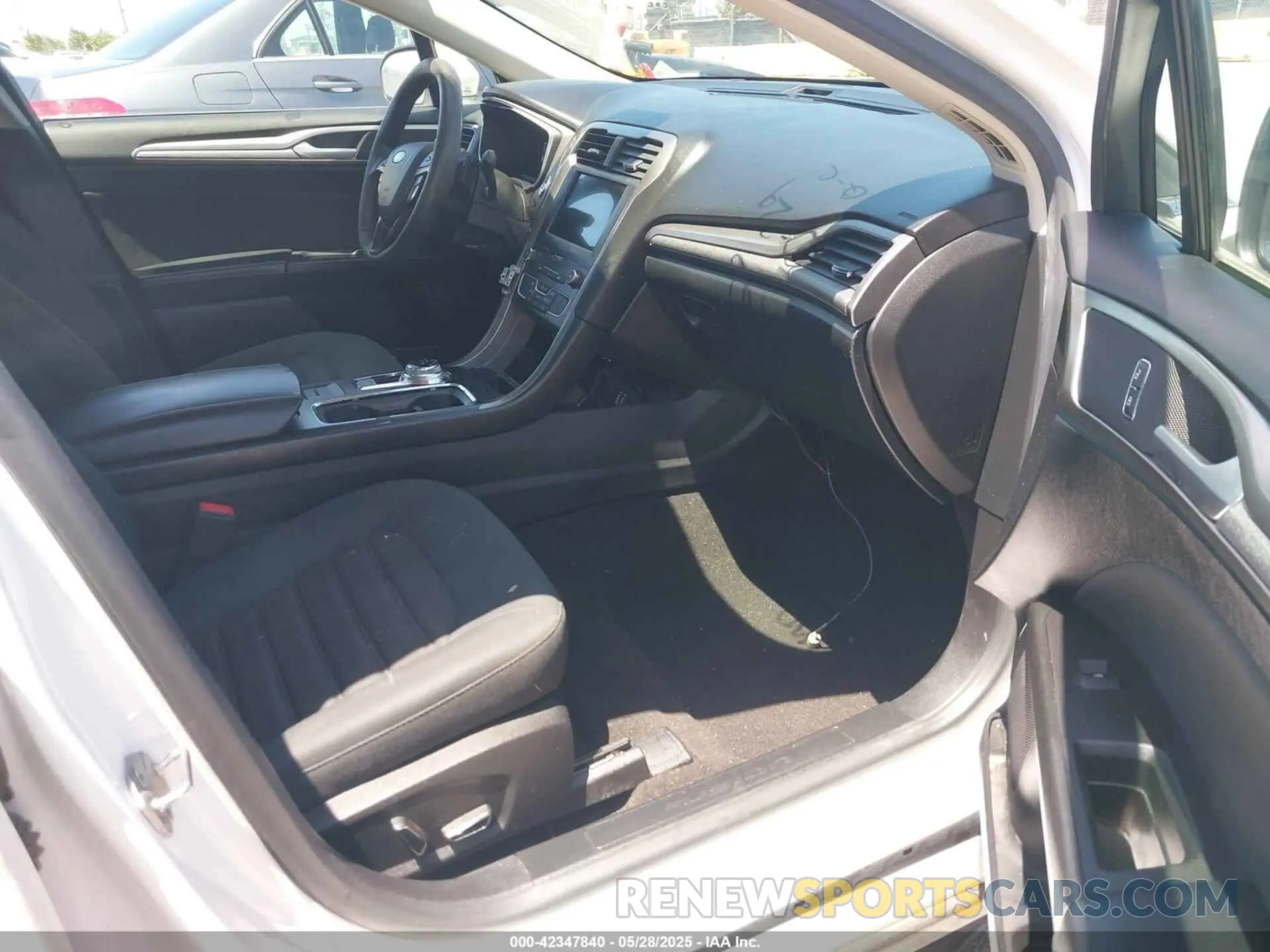 5 fotografías del automóvil dañado 3FA6P0HD5KR179335 FORD FUSION 2019