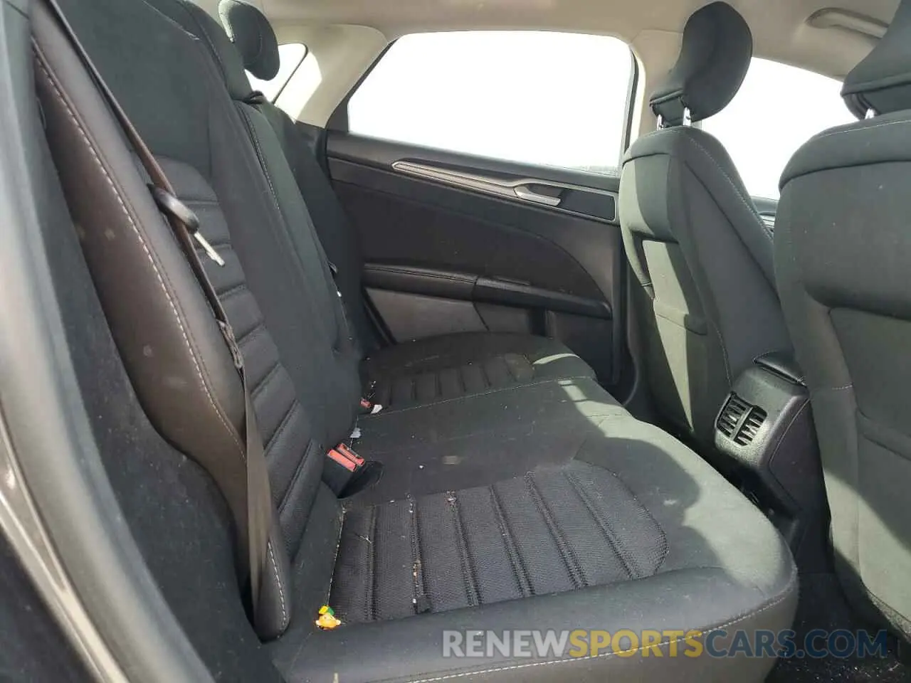 10 fotografías del automóvil dañado 3FA6P0HD5KR203486 FORD FUSION 2019