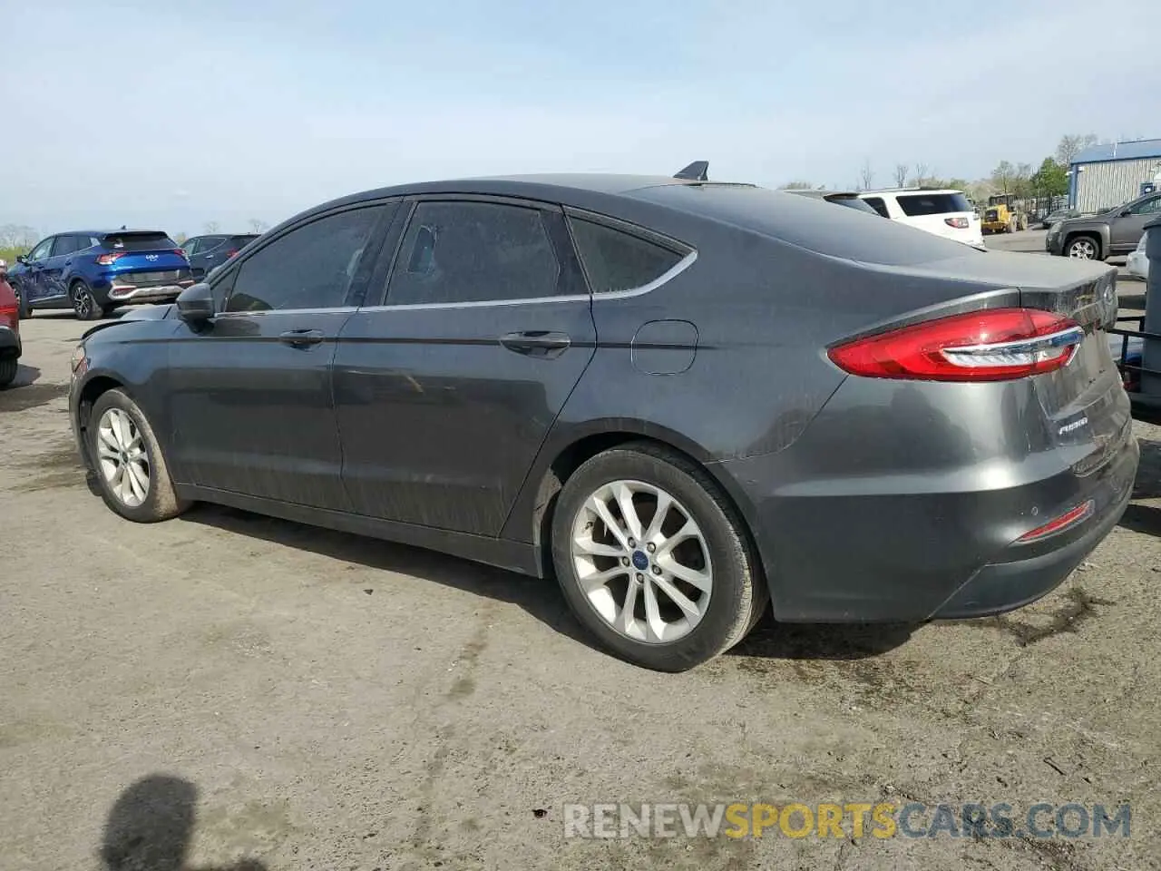 2 fotografías del automóvil dañado 3FA6P0HD5KR203486 FORD FUSION 2019