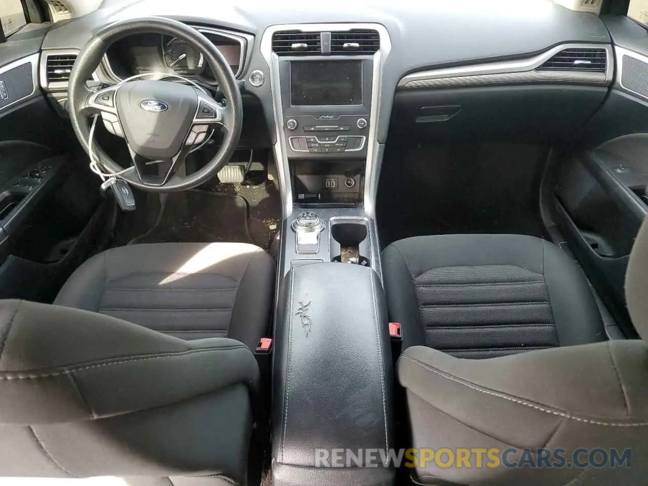 8 fotografías del automóvil dañado 3FA6P0HD5KR203486 FORD FUSION 2019