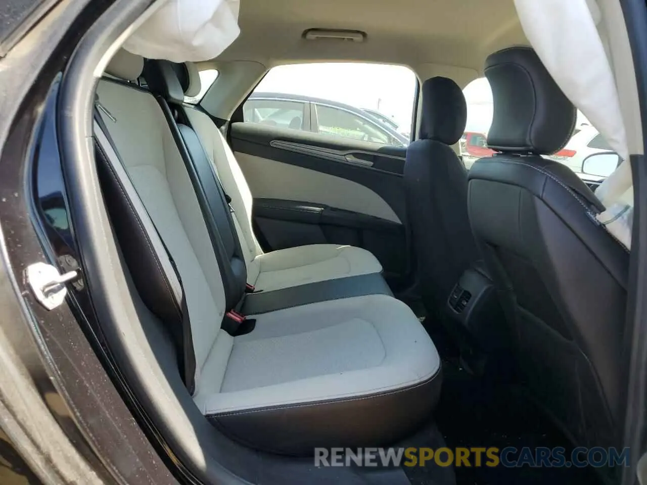 10 fotografías del automóvil dañado 3FA6P0HD5KR249609 FORD FUSION 2019