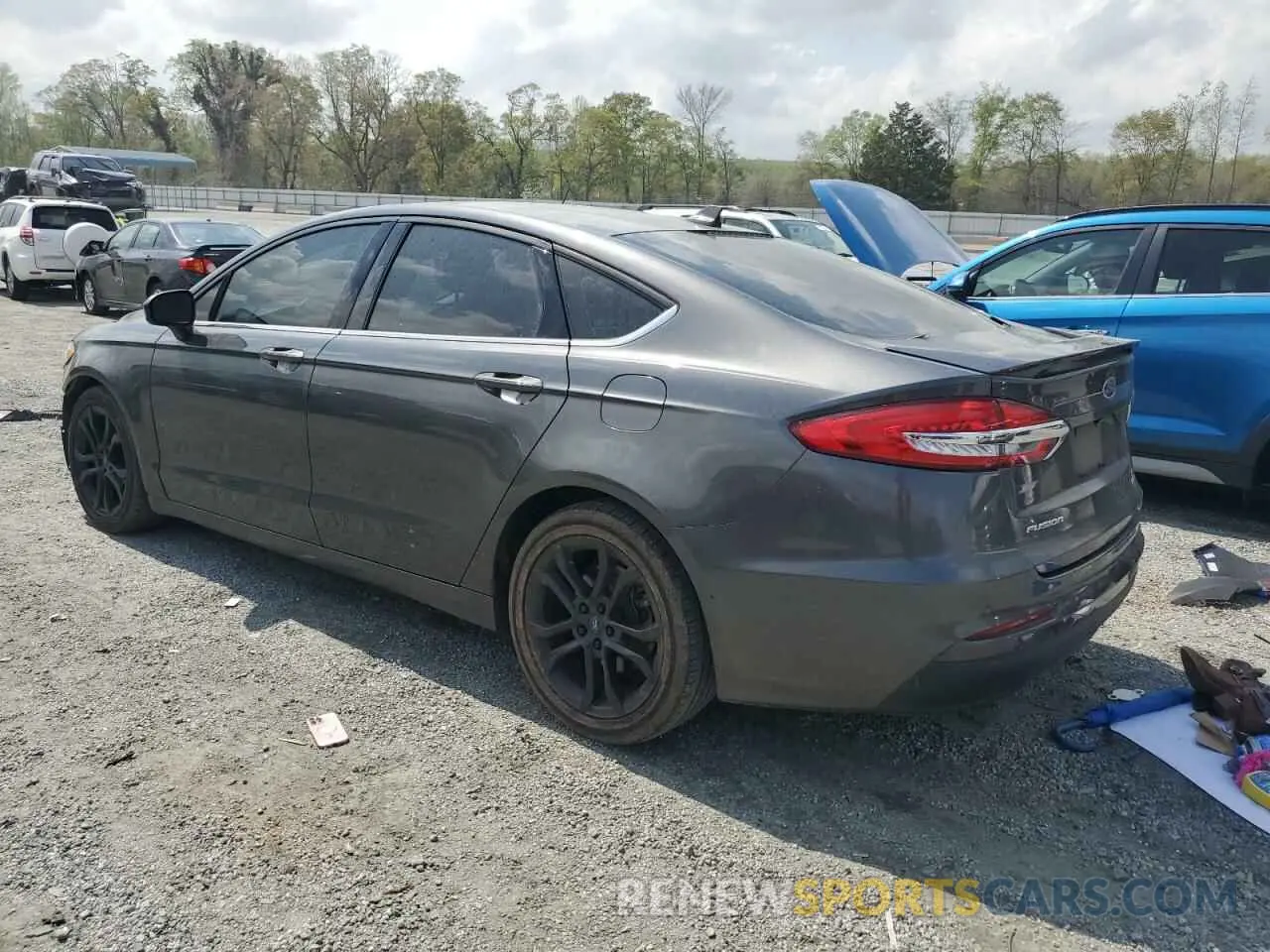 2 fotografías del automóvil dañado 3FA6P0HD5KR280388 FORD FUSION 2019