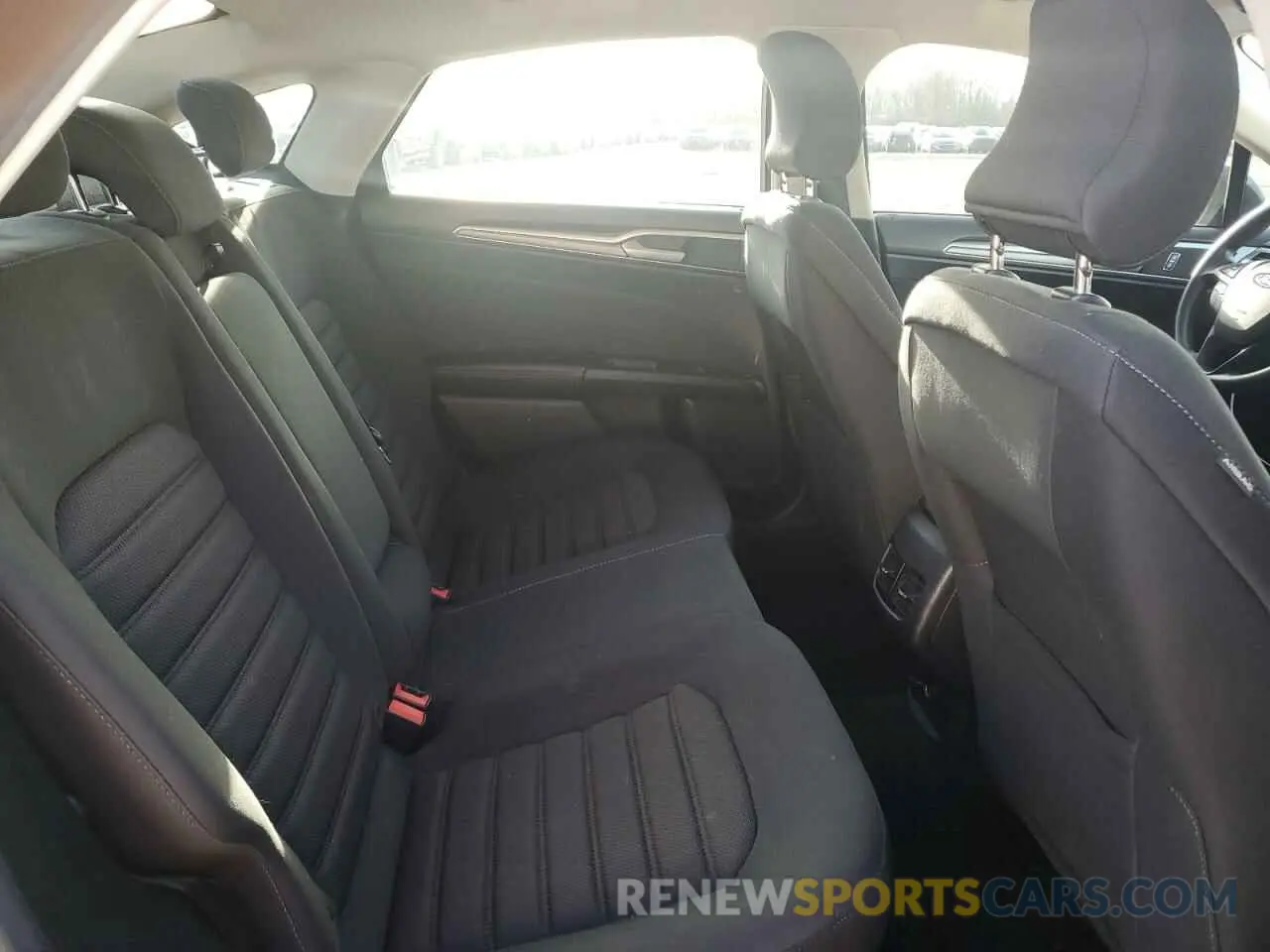 10 fotografías del automóvil dañado 3FA6P0HD6KR199061 FORD FUSION 2019