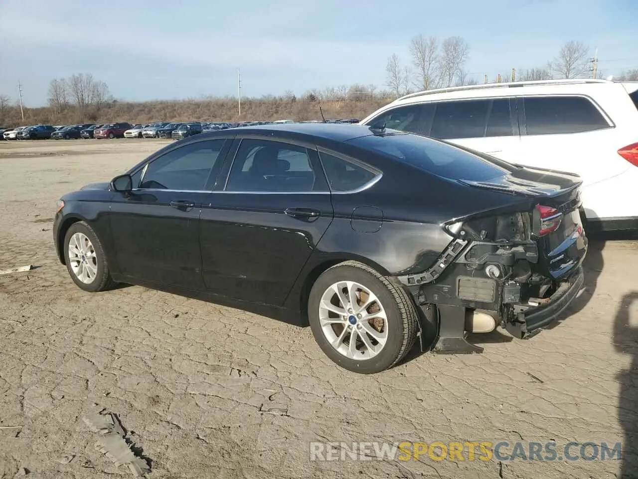 2 fotografías del automóvil dañado 3FA6P0HD6KR199061 FORD FUSION 2019