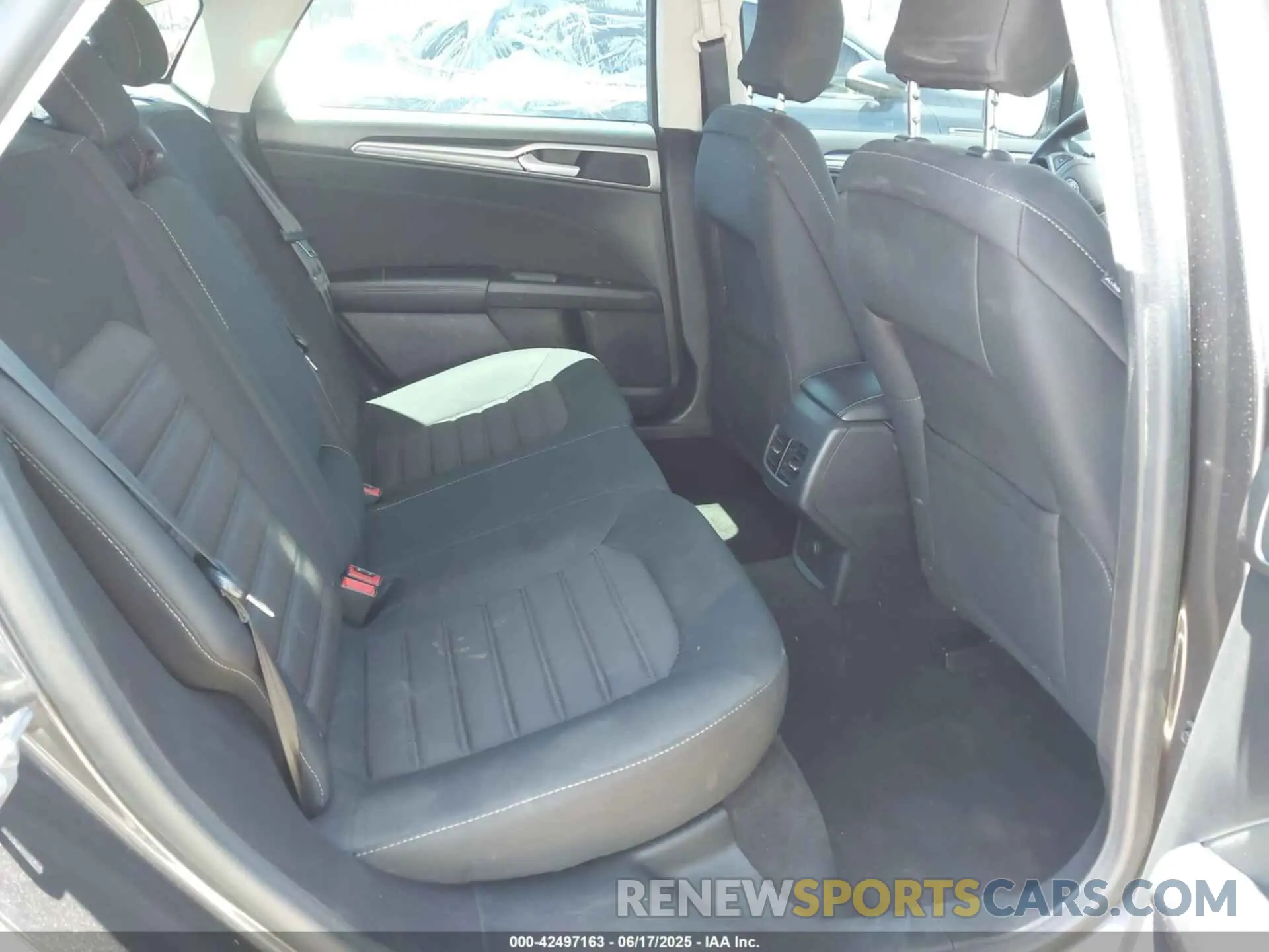 8 fotografías del automóvil dañado 3FA6P0HD6KR251742 FORD FUSION 2019