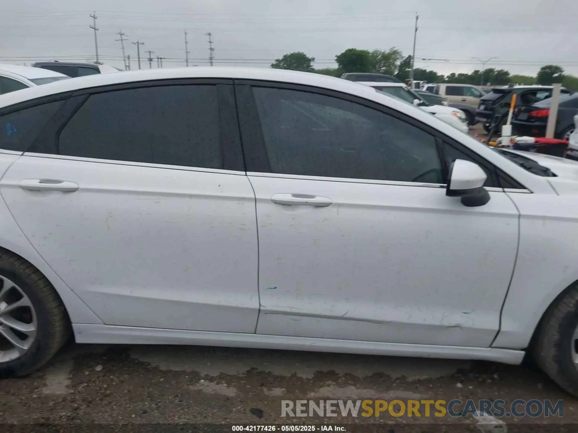 14 fotografías del automóvil dañado 3FA6P0HD7KR103180 FORD FUSION 2019