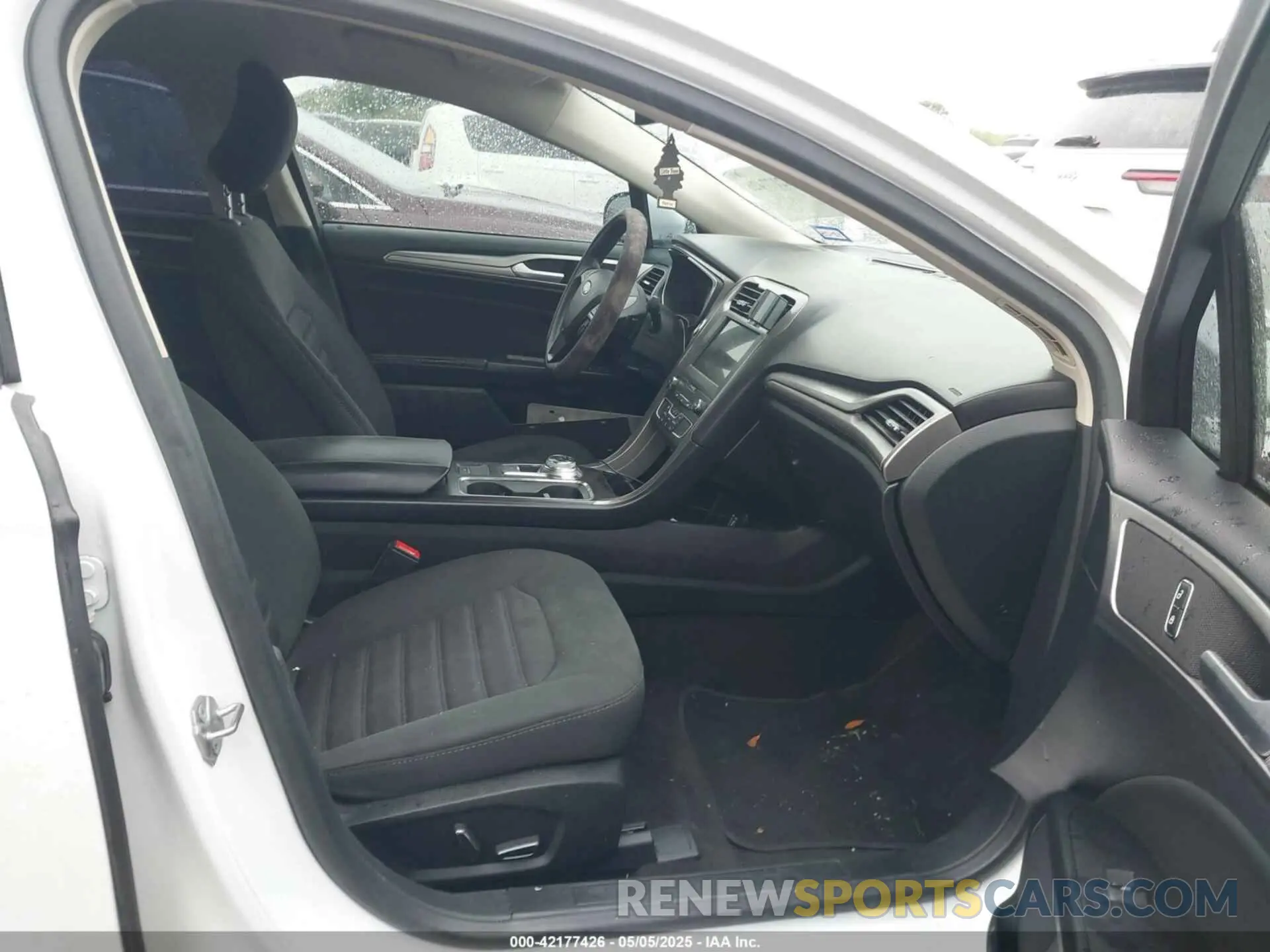 5 fotografías del automóvil dañado 3FA6P0HD7KR103180 FORD FUSION 2019
