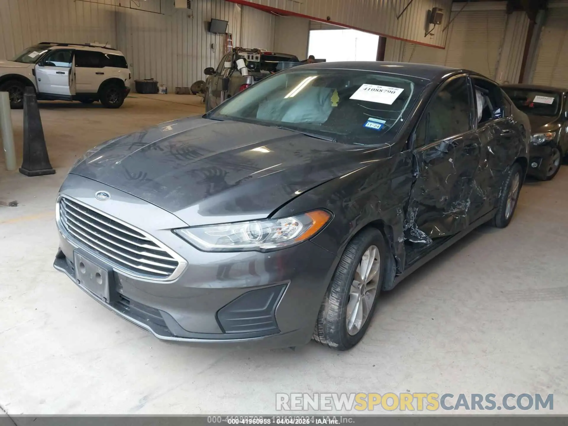 2 fotografías del automóvil dañado 3FA6P0HD7KR108279 FORD FUSION 2019
