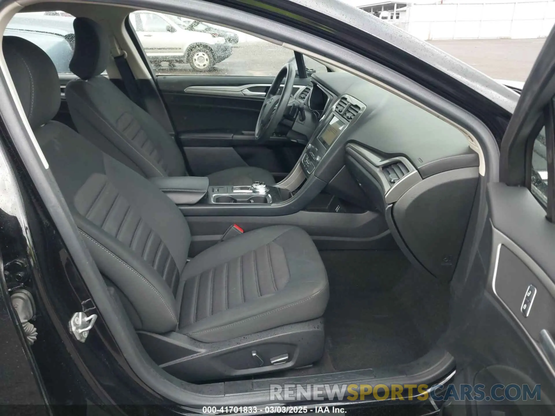 5 fotografías del automóvil dañado 3FA6P0HD8KR179507 FORD FUSION 2019