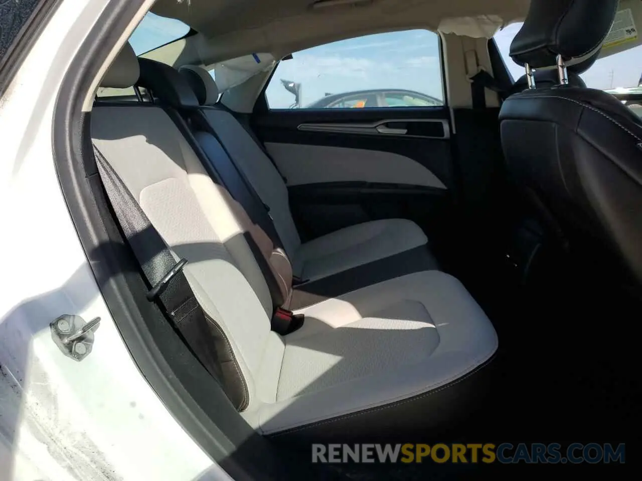 11 fotografías del automóvil dañado 3FA6P0HD8KR285861 FORD FUSION 2019