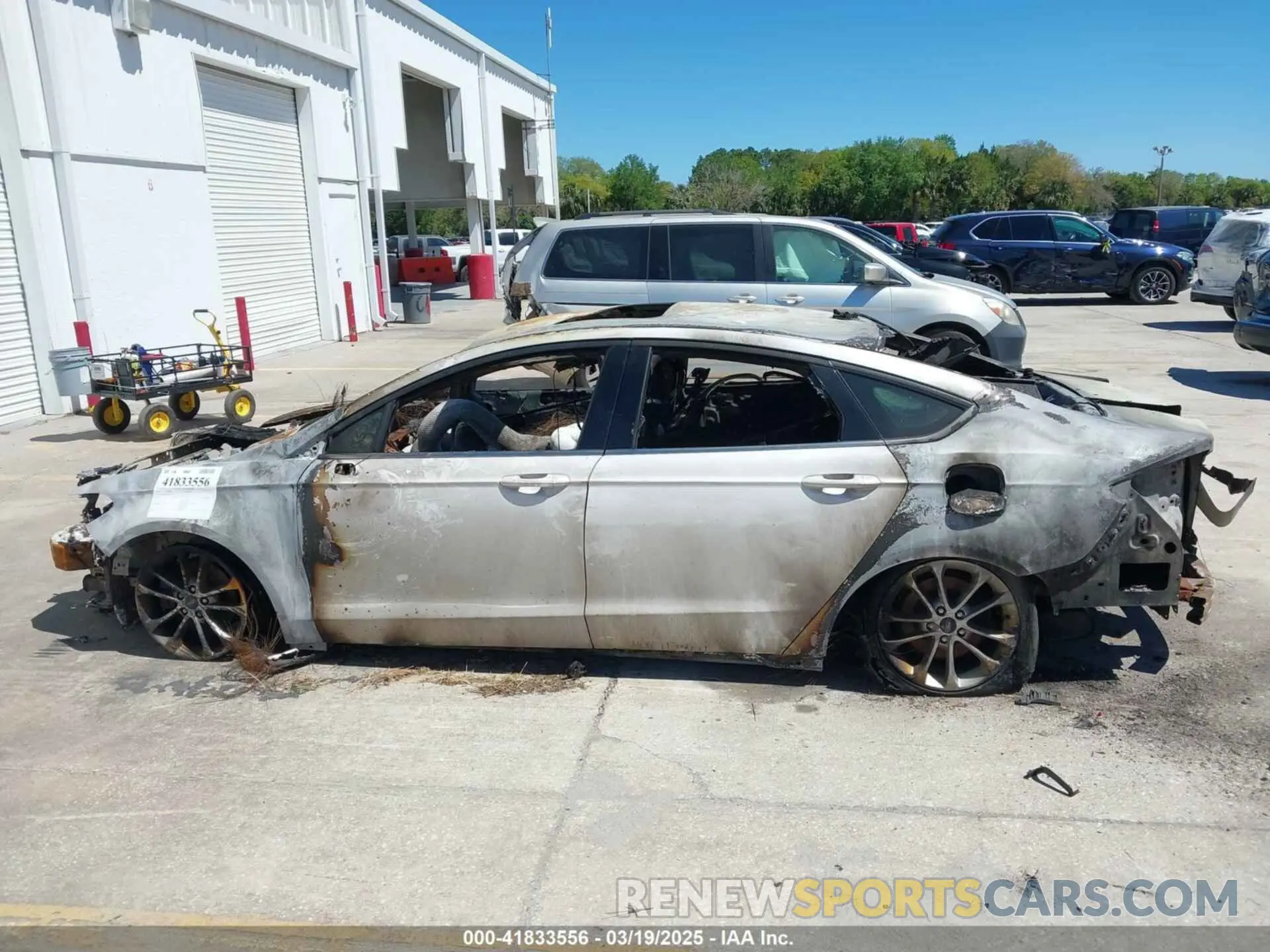 14 fotografías del automóvil dañado 3FA6P0HD9KR193819 FORD FUSION 2019