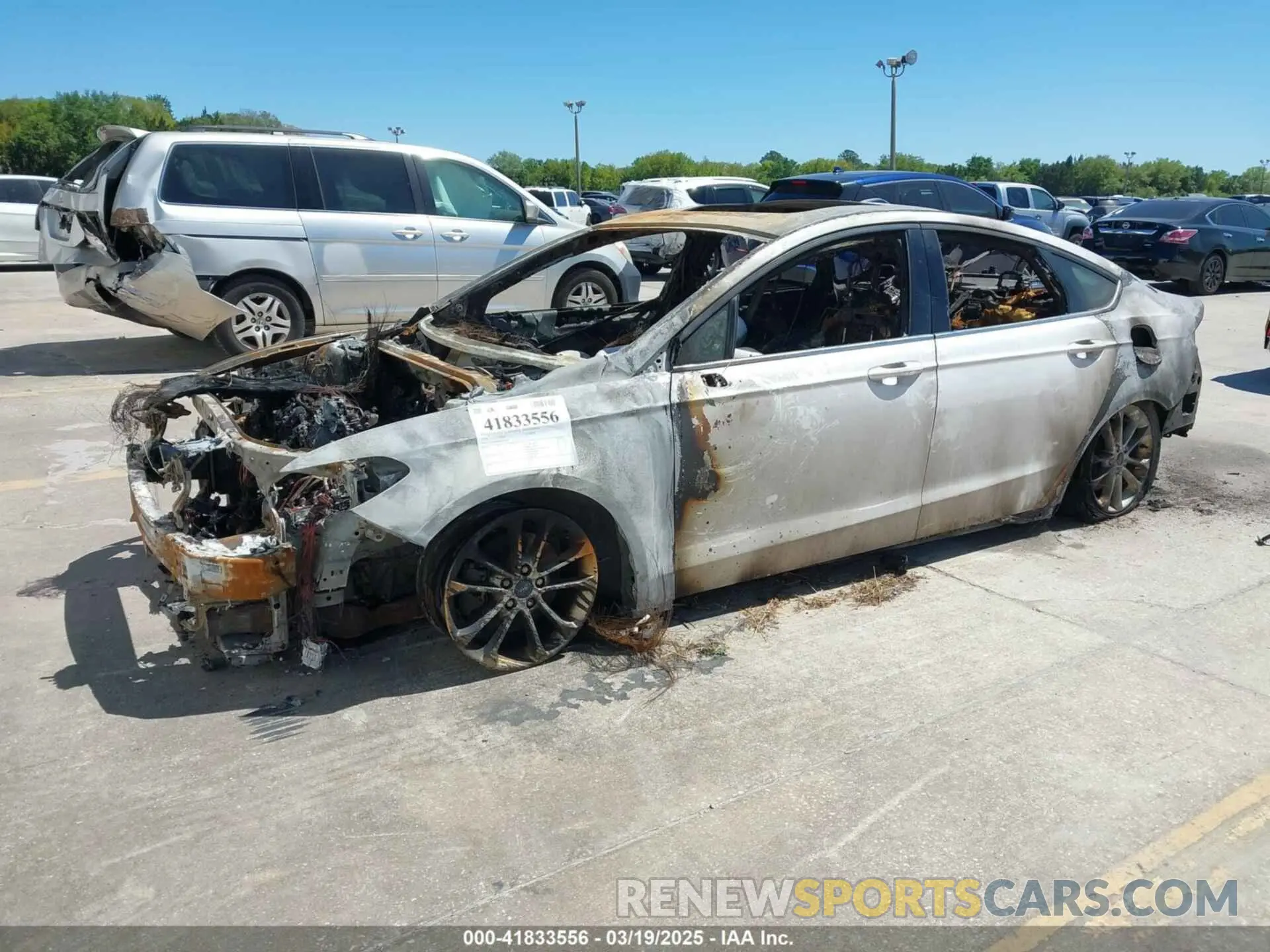 2 fotografías del automóvil dañado 3FA6P0HD9KR193819 FORD FUSION 2019
