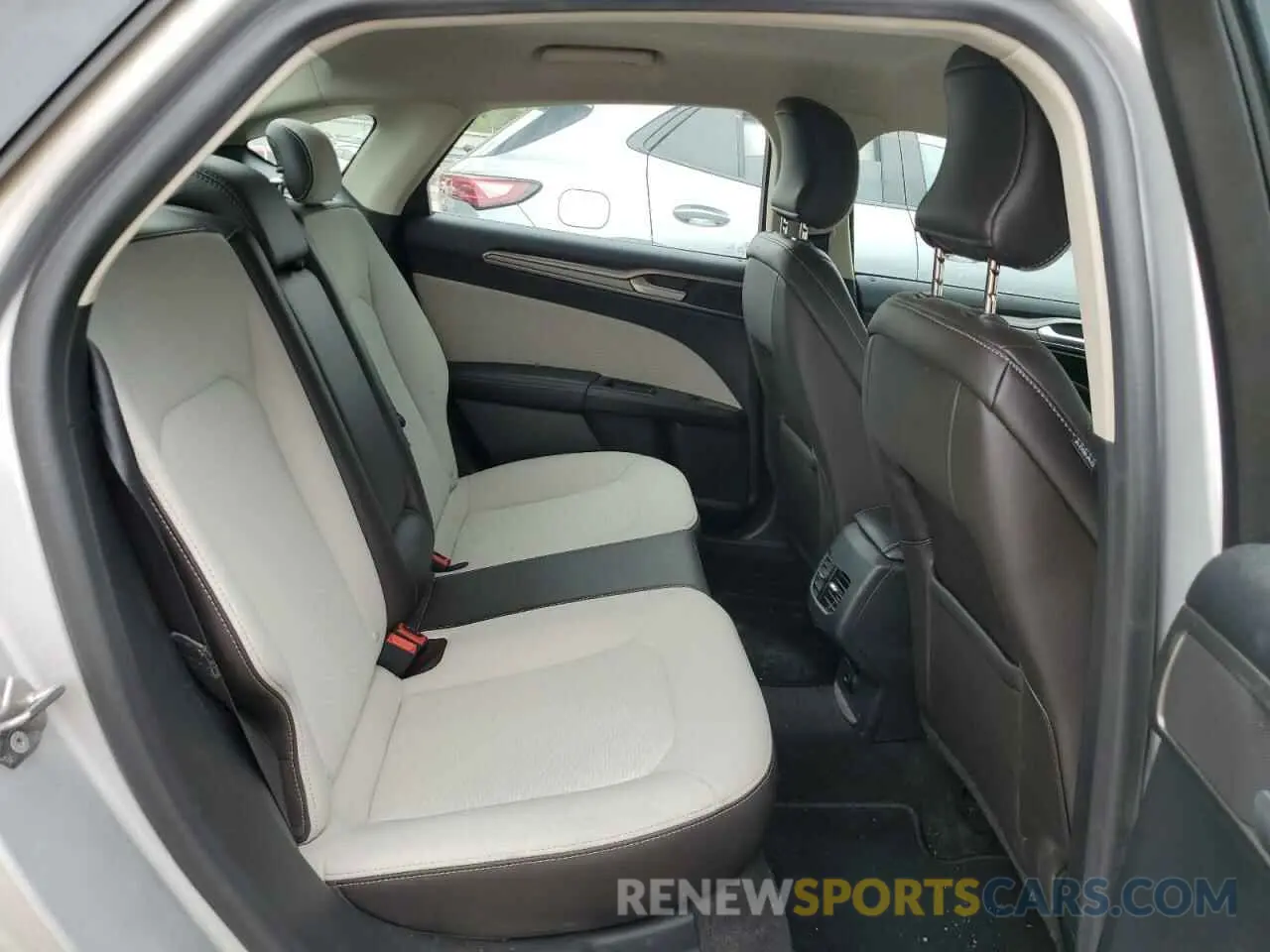 10 fotografías del automóvil dañado 3FA6P0HD9KR239830 FORD FUSION 2019