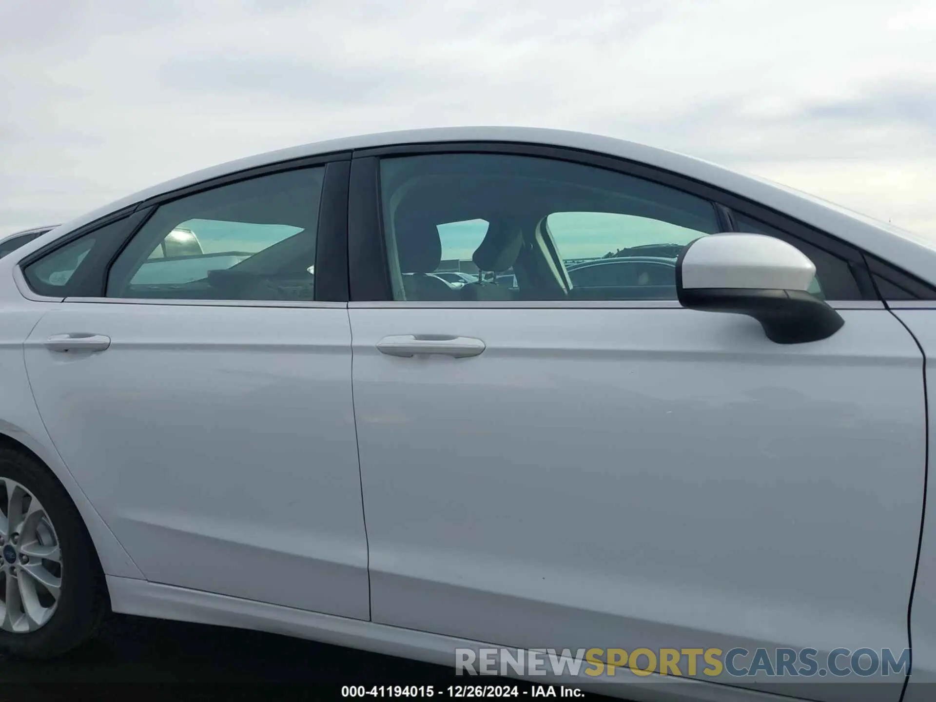 13 fotografías del automóvil dañado 3FA6P0HDXKR134925 FORD FUSION 2019