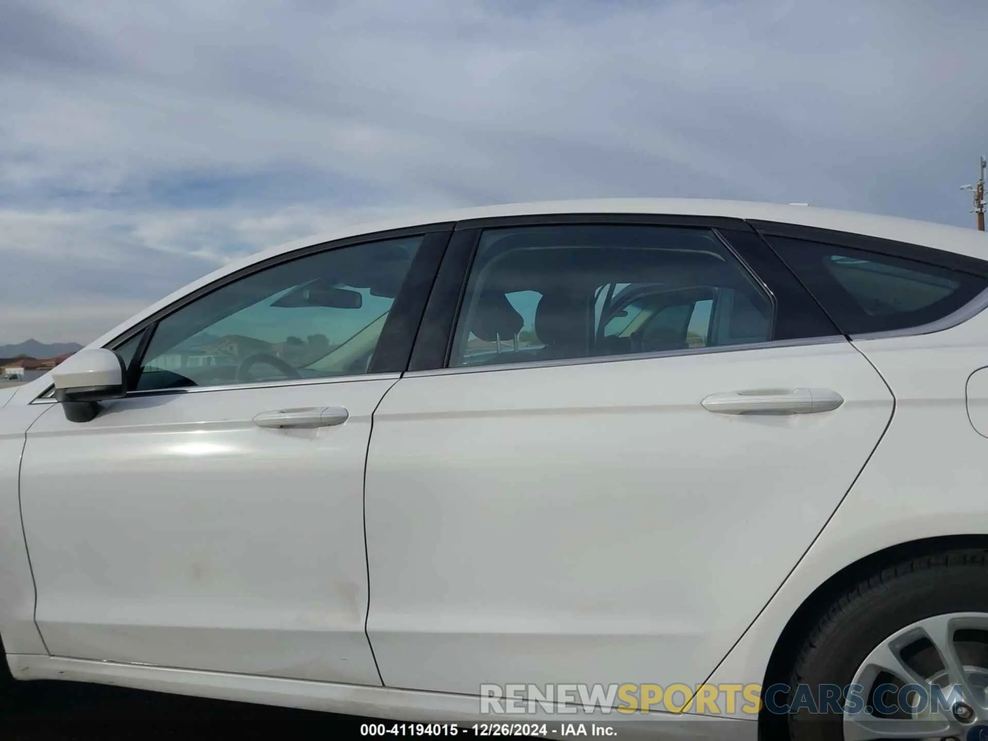 14 fotografías del automóvil dañado 3FA6P0HDXKR134925 FORD FUSION 2019