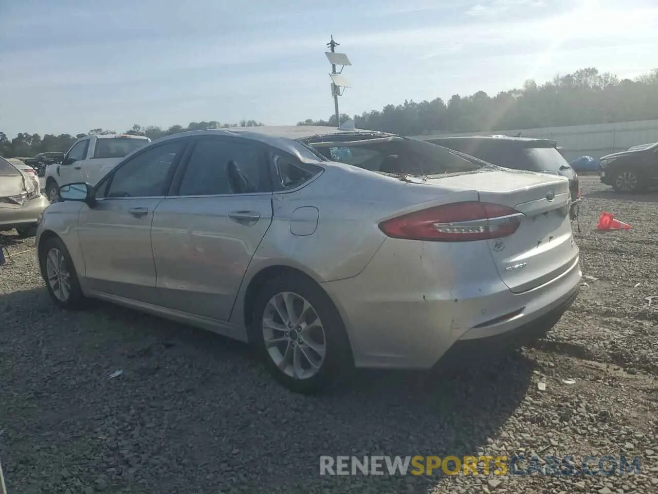2 fotografías del automóvil dañado 3FA6P0HDXKR160103 FORD FUSION 2019