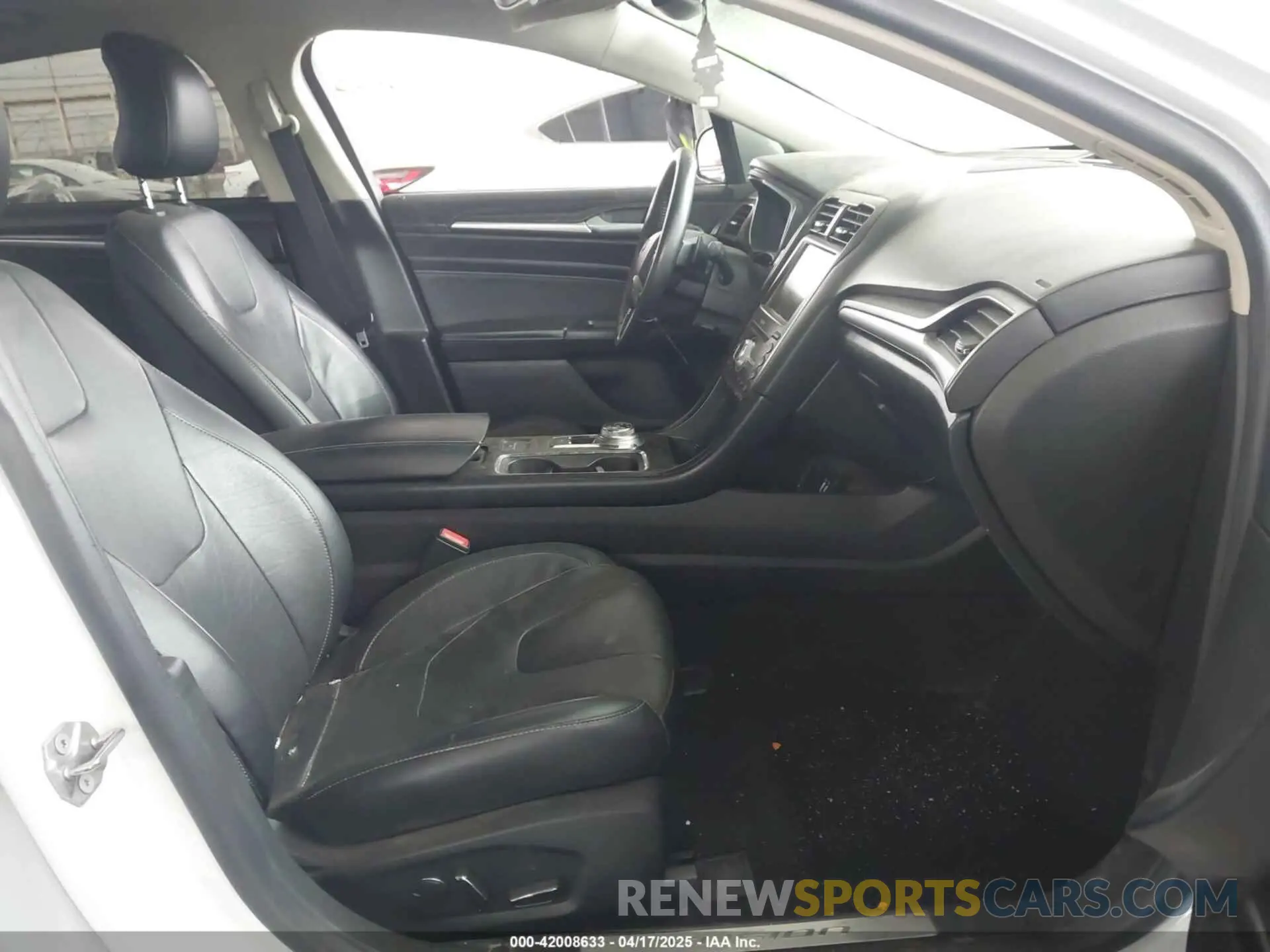 5 fotografías del automóvil dañado 3FA6P0K90KR236674 FORD FUSION 2019