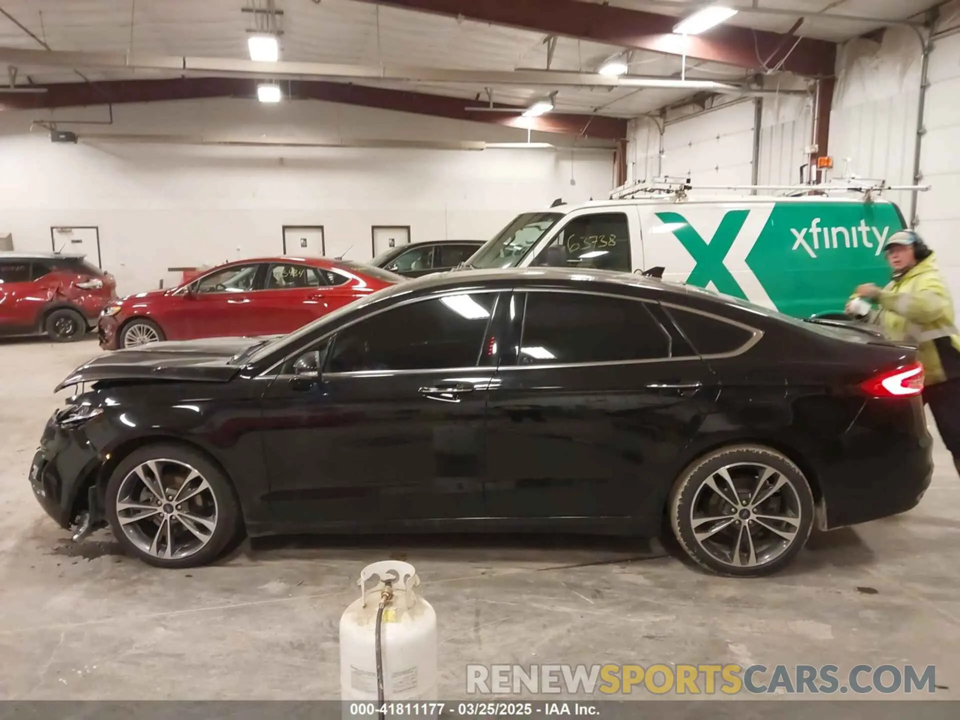 14 fotografías del automóvil dañado 3FA6P0K93KR269569 FORD FUSION 2019