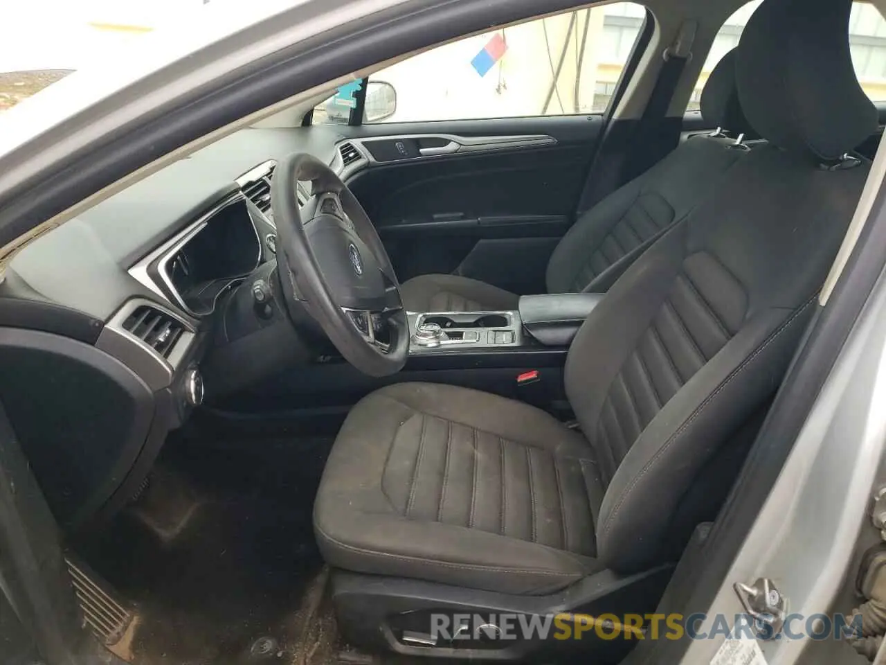 7 fotografías del automóvil dañado 3FA6P0LU0KR140157 FORD FUSION 2019