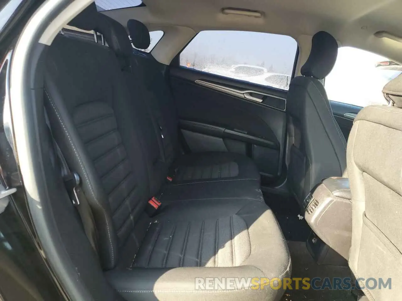 10 fotografías del automóvil dañado 3FA6P0LU0KR199998 FORD FUSION 2019