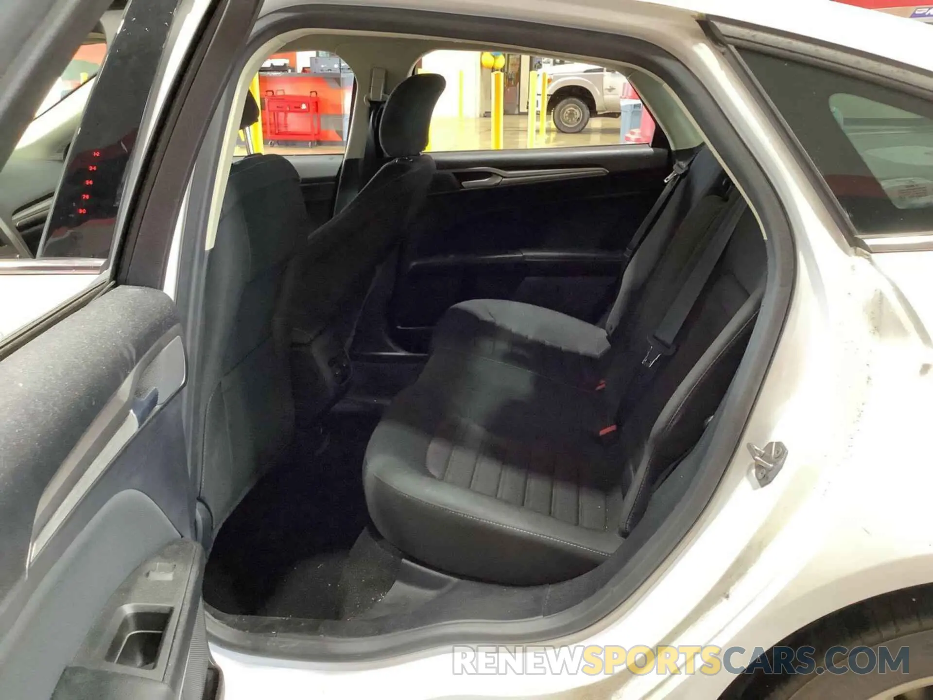 13 fotografías del automóvil dañado 3FA6P0LU0KR285585 FORD FUSION 2019