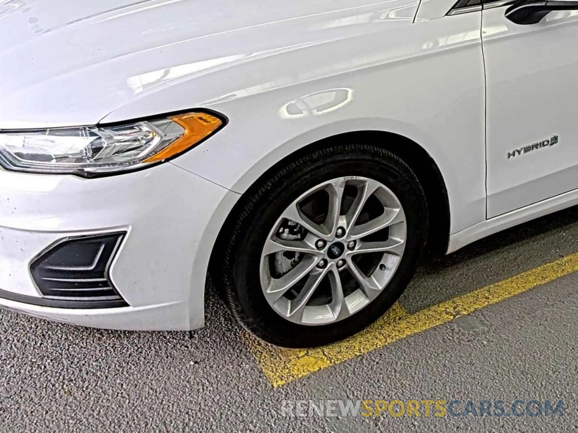 17 fotografías del automóvil dañado 3FA6P0LU0KR285585 FORD FUSION 2019