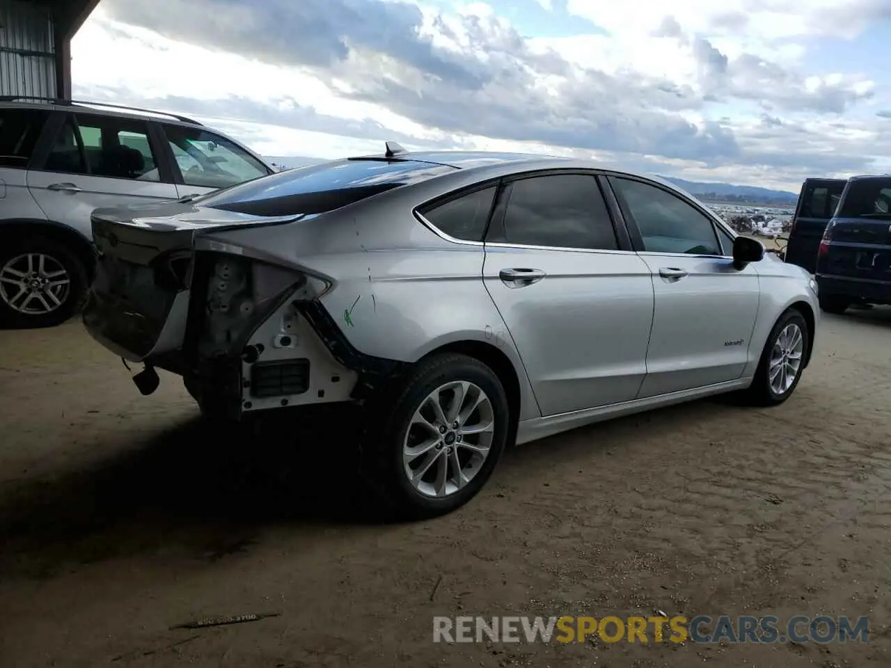 3 fotografías del automóvil dañado 3FA6P0LU1KR105742 FORD FUSION 2019