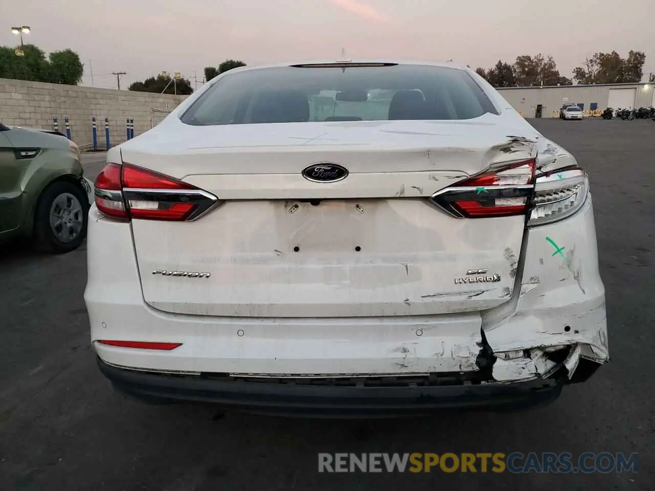 6 fotografías del automóvil dañado 3FA6P0LU1KR175144 FORD FUSION 2019