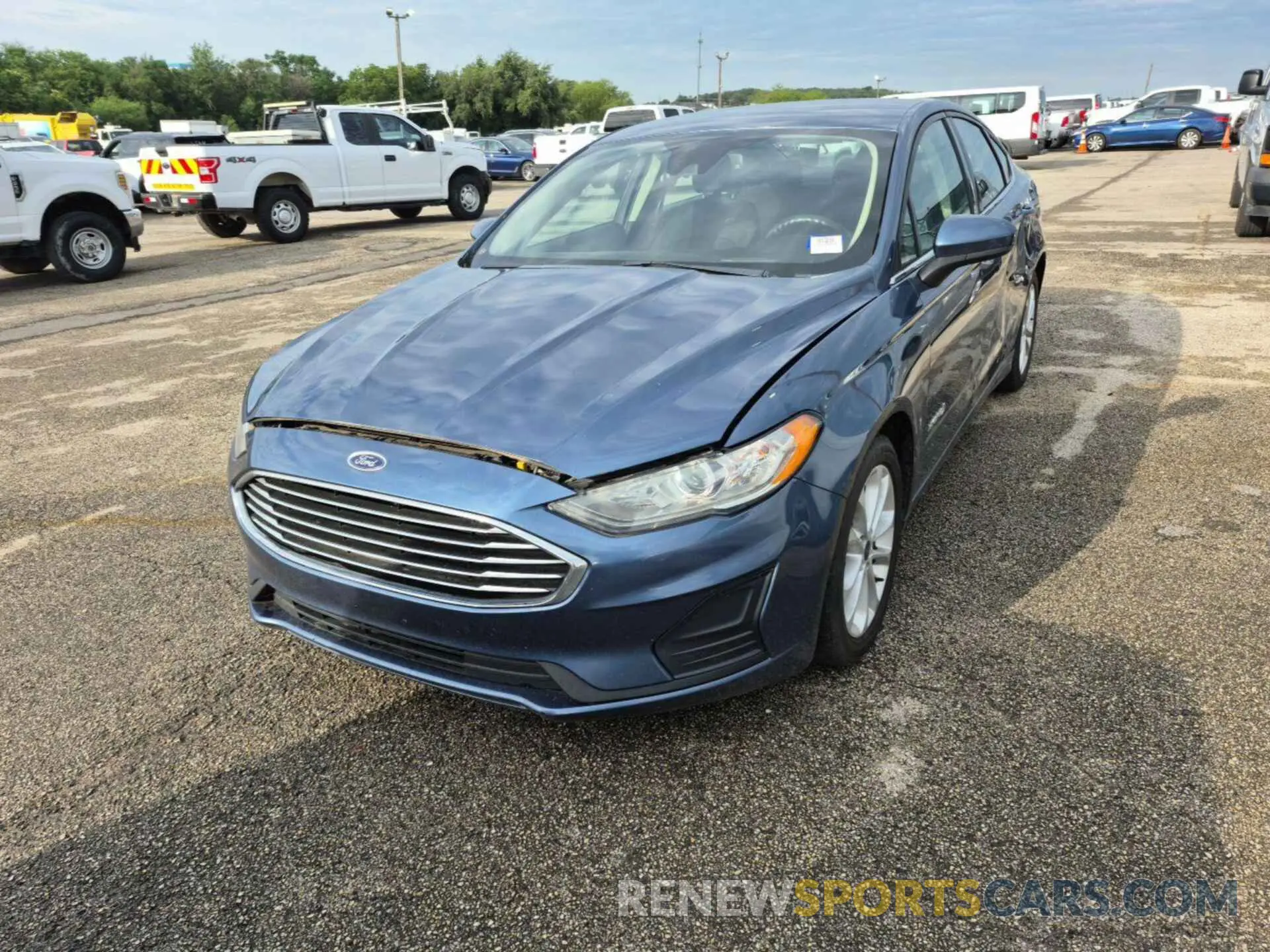 10 fotografías del automóvil dañado 3FA6P0LU1KR255673 FORD FUSION 2019