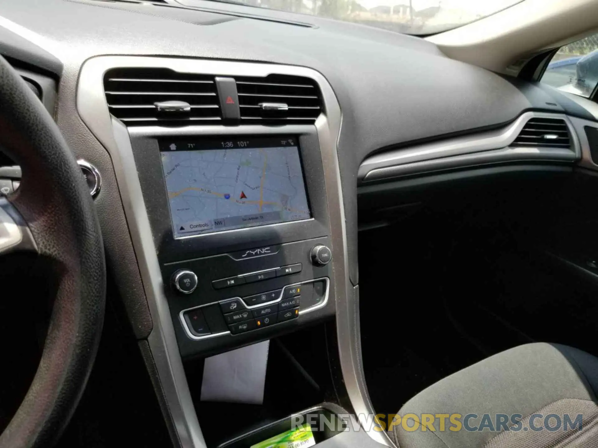 9 fotografías del automóvil dañado 3FA6P0LU1KR255673 FORD FUSION 2019