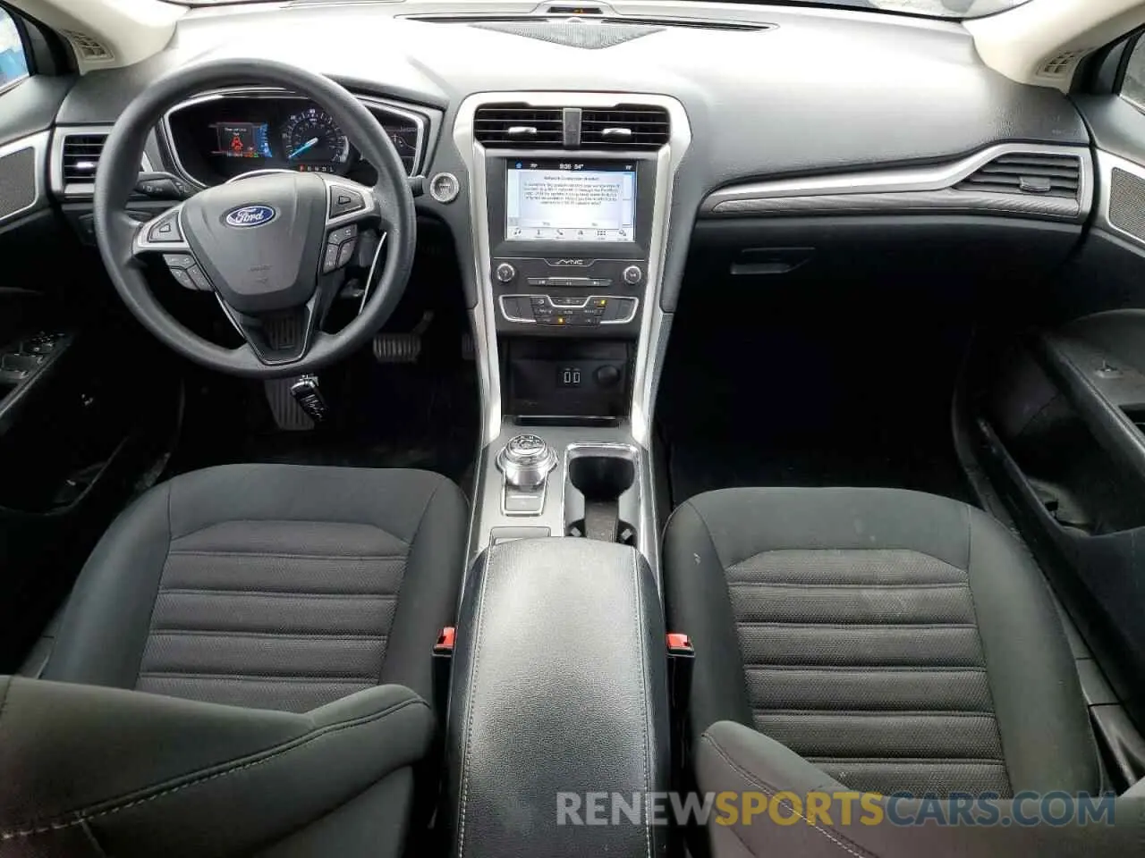 8 fotografías del automóvil dañado 3FA6P0LU2KR119777 FORD FUSION 2019