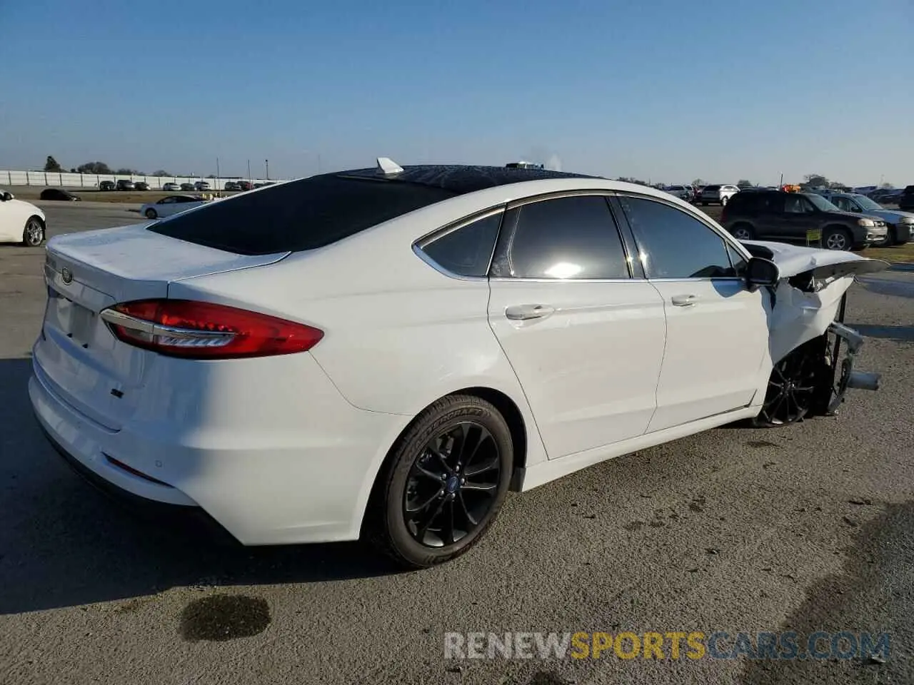 3 fotografías del automóvil dañado 3FA6P0LU2KR179056 FORD FUSION 2019