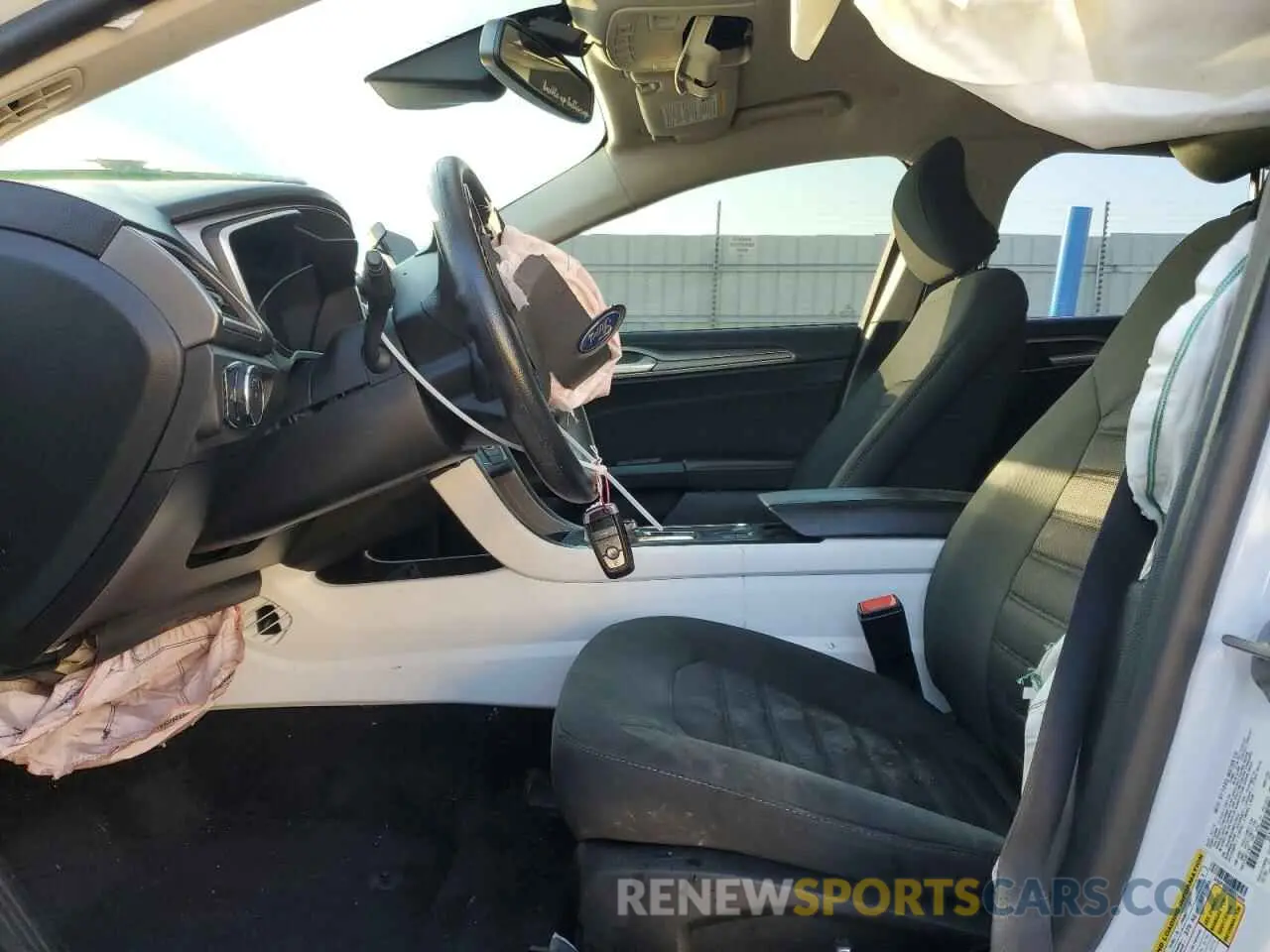 7 fotografías del automóvil dañado 3FA6P0LU2KR179056 FORD FUSION 2019