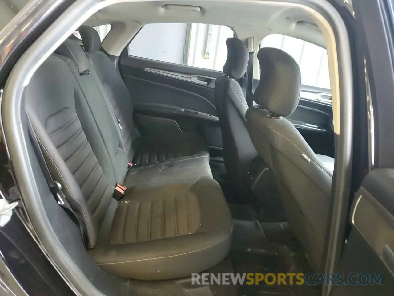 10 fotografías del automóvil dañado 3FA6P0LU2KR182538 FORD FUSION 2019