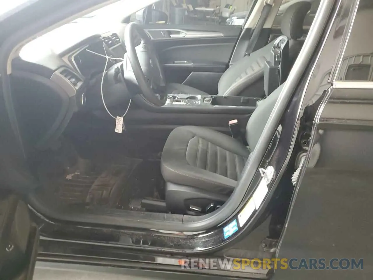 7 fotografías del automóvil dañado 3FA6P0LU2KR182538 FORD FUSION 2019