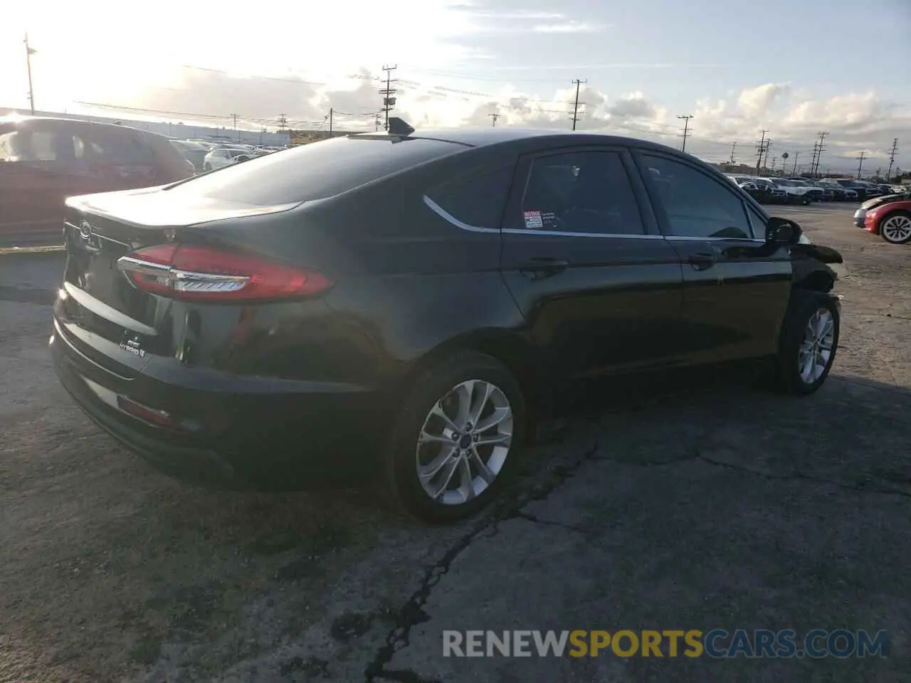 3 fotografías del automóvil dañado 3FA6P0LU2KR236825 FORD FUSION 2019
