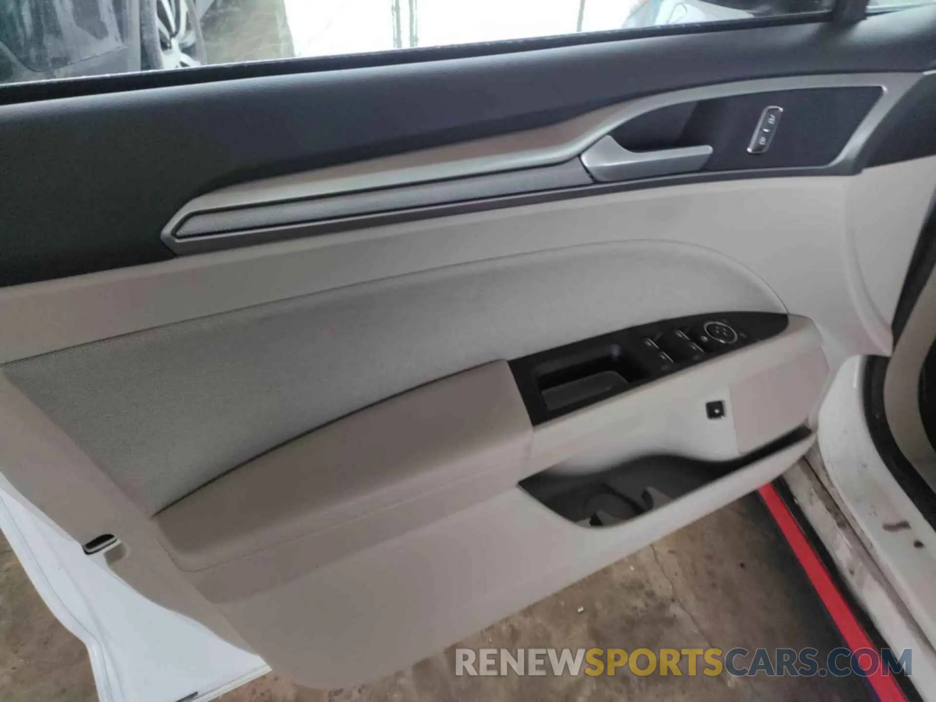 1 fotografías del automóvil dañado 3FA6P0LU2KR269176 FORD FUSION 2019