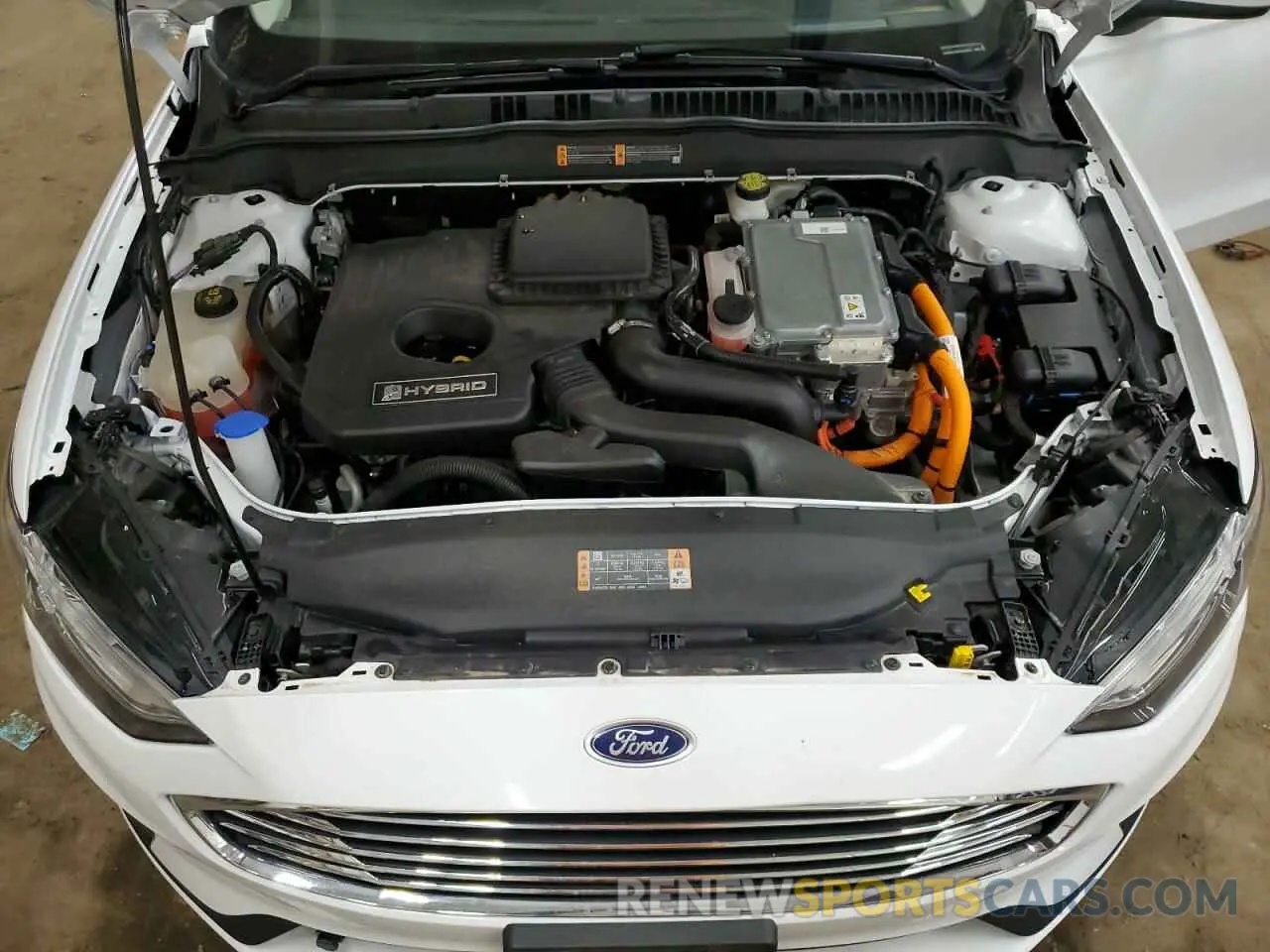 11 fotografías del automóvil dañado 3FA6P0LU2KR285104 FORD FUSION 2019