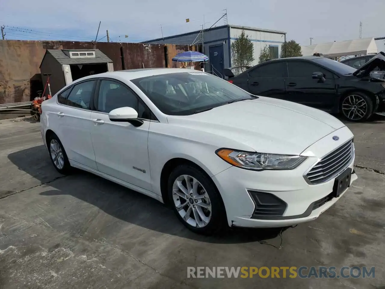4 fotografías del automóvil dañado 3FA6P0LU3KR124230 FORD FUSION 2019