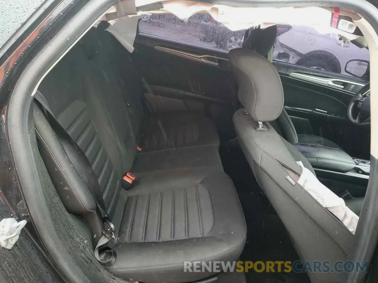 10 fotografías del automóvil dañado 3FA6P0LU3KR167210 FORD FUSION 2019