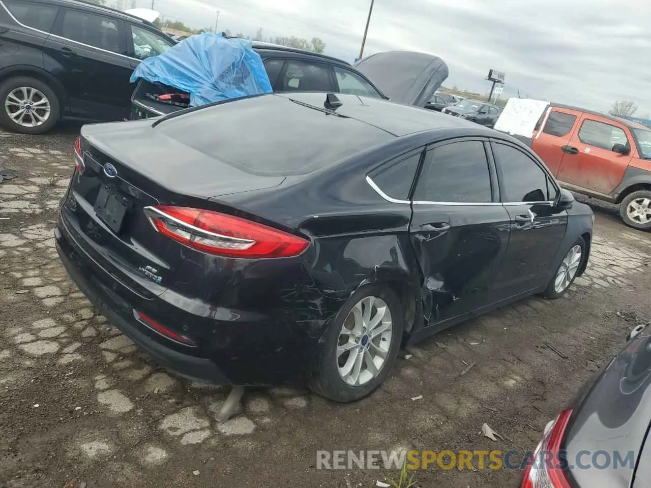 3 fotografías del automóvil dañado 3FA6P0LU3KR167210 FORD FUSION 2019