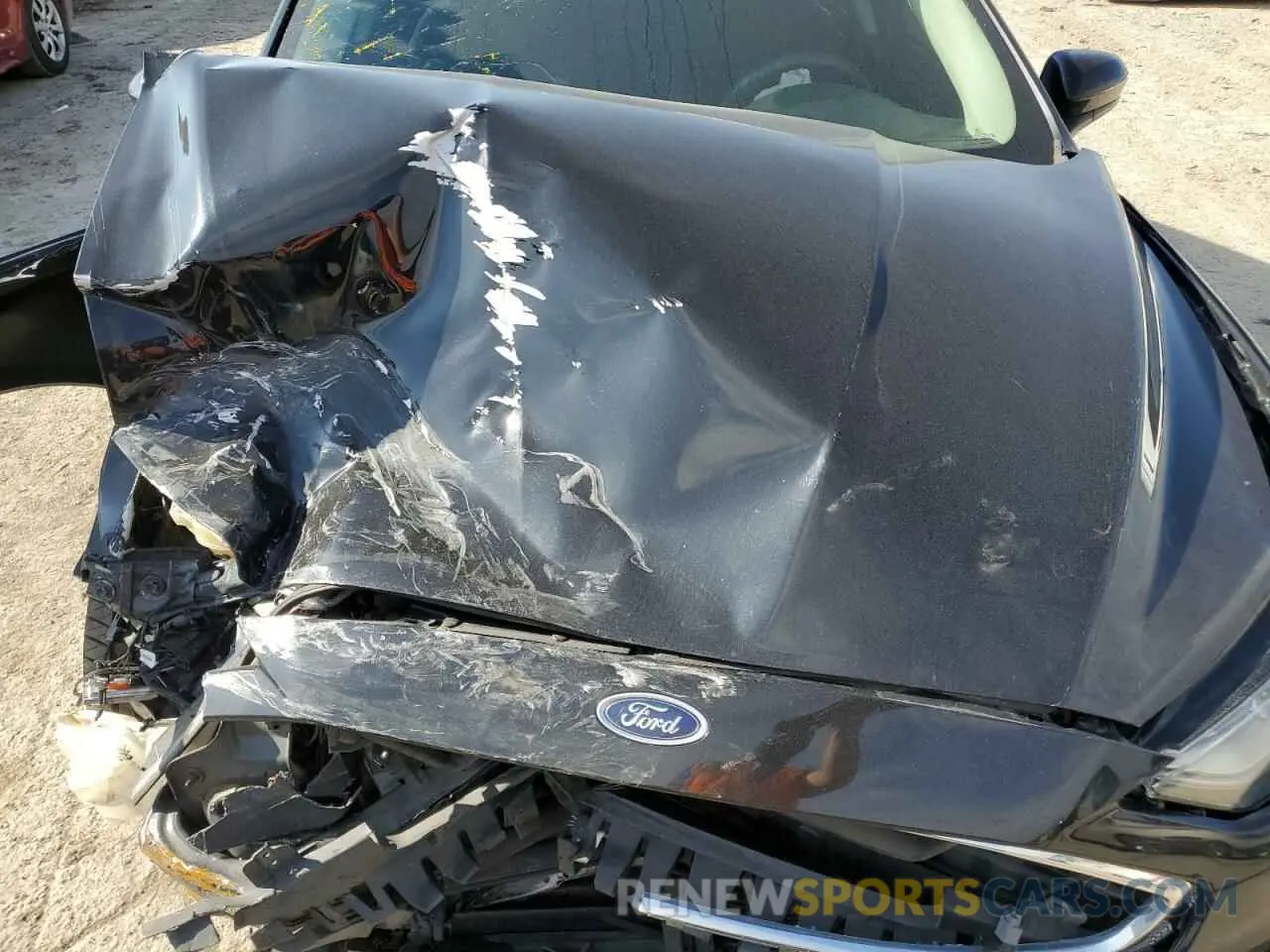 11 fotografías del automóvil dañado 3FA6P0LU3KR183097 FORD FUSION 2019