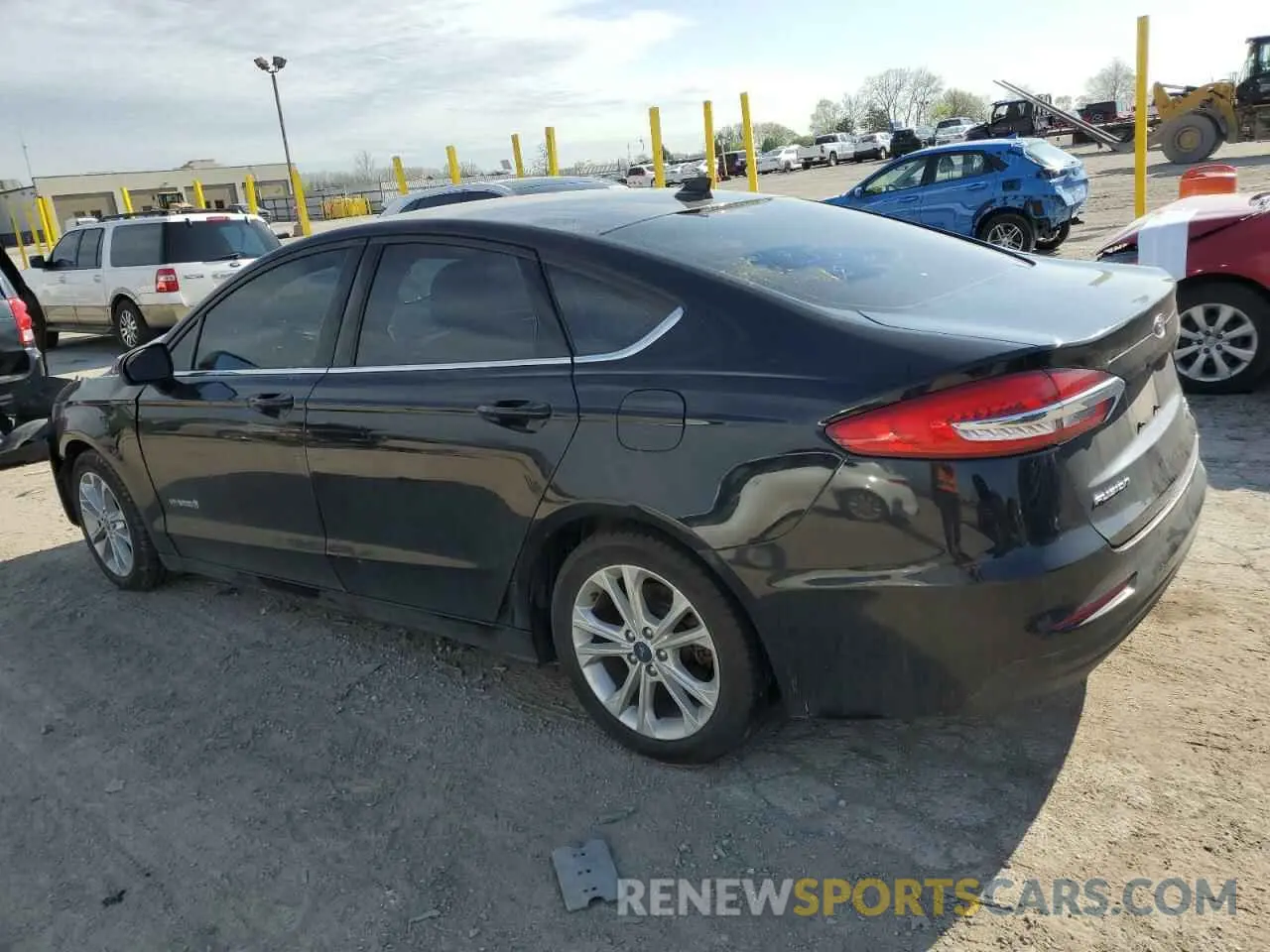 2 fotografías del automóvil dañado 3FA6P0LU3KR183097 FORD FUSION 2019