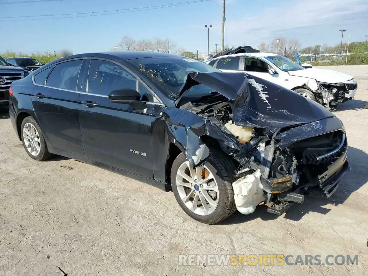 4 fotografías del automóvil dañado 3FA6P0LU3KR183097 FORD FUSION 2019